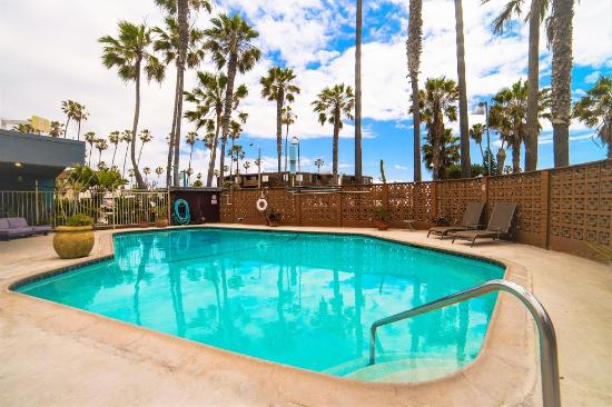 Top hotels near Barnes Tennis Center San Diego: Find your perfect stay for the tournament easily.